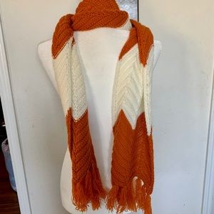 3/$15🌼 Brunt Orange and White/Beige Scarf